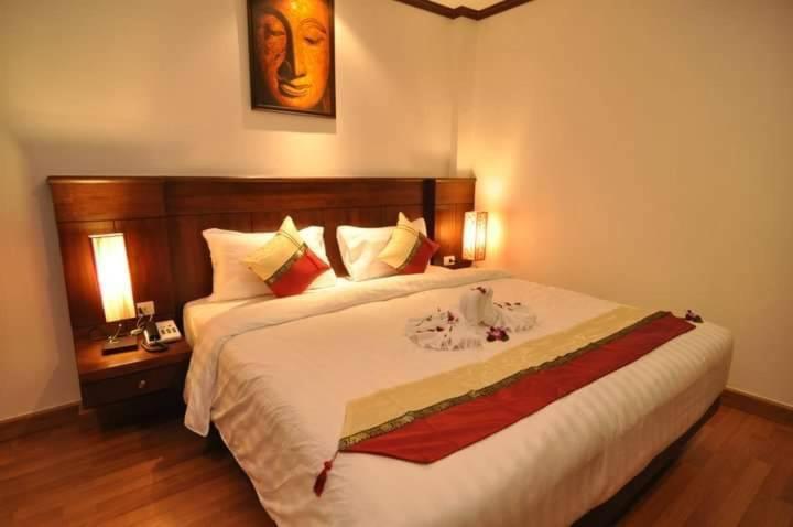 Hemingway'S Hotel Patong Ngoại thất bức ảnh